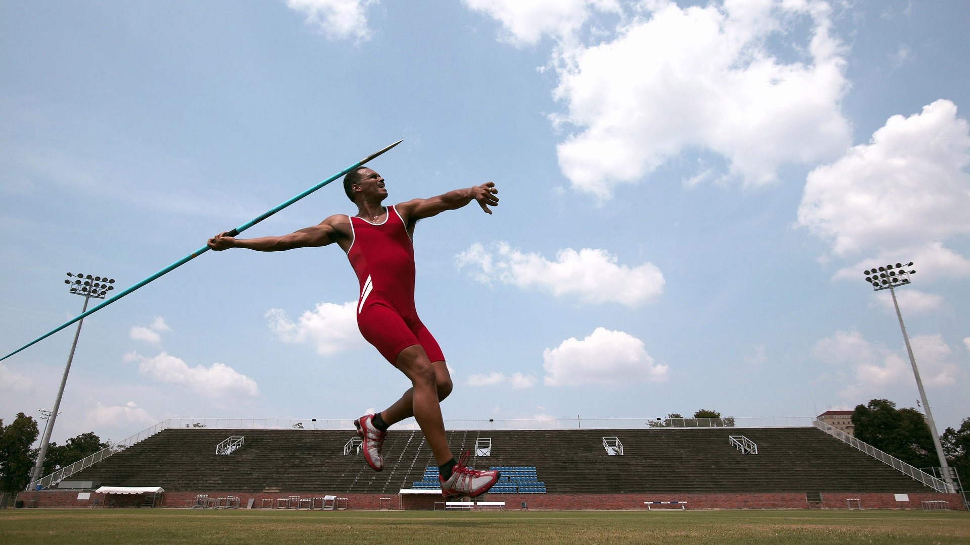 开云体育下载官网-运动员专访：他们的训练秘籍大公开，运动员刻苦训练视频